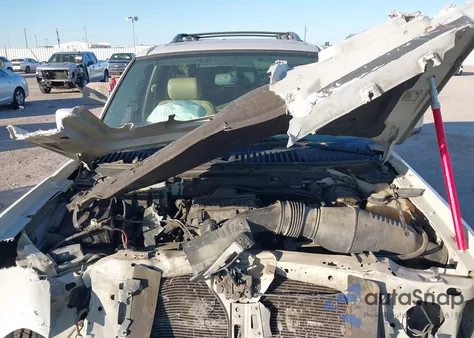 2005 Lincoln Navigator из США, поврежденный, VIN 5LMFU28545LJ03611